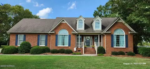 704 Everett Dr, Elizabeth City, NC 27909