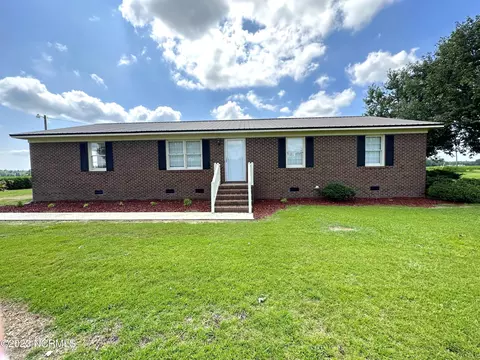 975 Moore Town Rd, Walstonburg, NC 27888