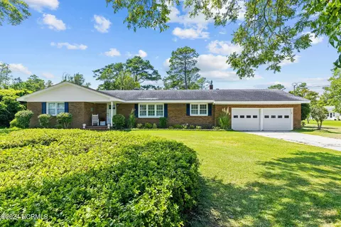 172 Shore Dr, Beaufort, NC 28516