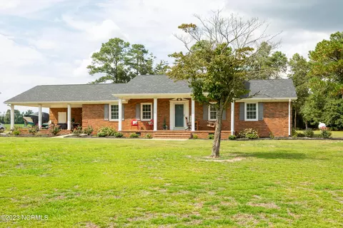 2894 Corinth Church Rd, Roseboro, NC 28382