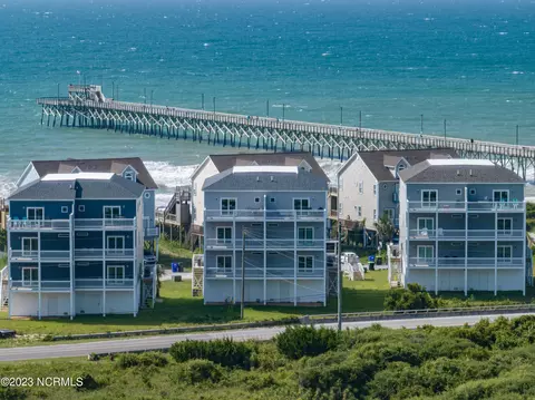 204 Goldsboro Dr, North Topsail Beach, NC 28460