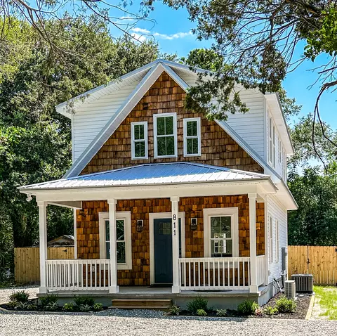 811 Schribers Ln, Wilmington, NC 28403
