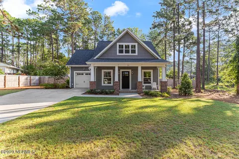 215 Henson St, Southern Pines, NC 28387
