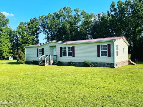 112 Cain Loop Rd, Elizabethtown, NC 28337