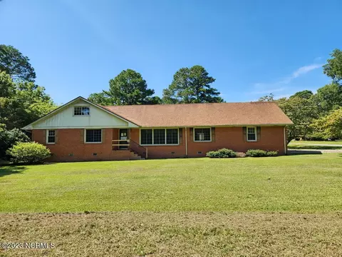 3236 Carey Rd, Kinston, NC 28504