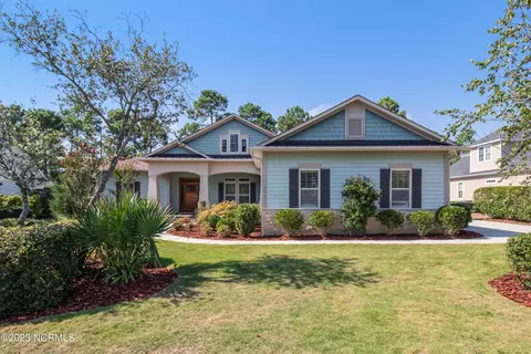 2561 Parkridge Dr, Southport, NC 28461