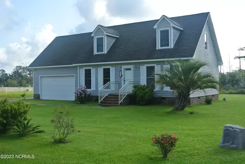 213 Straits Dr, Beaufort, NC 28516