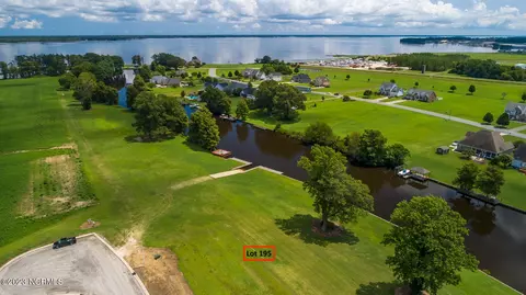 303 Grandview Dr, Elizabeth City, NC 27909