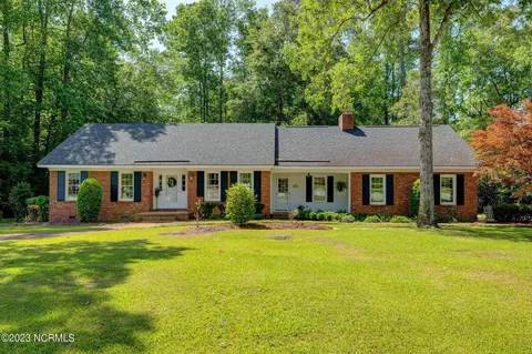 518 Bentmoor Dr, Whiteville, NC 28472