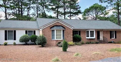 190 Longleaf Rd, Southern Pines, NC 28387