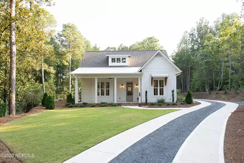 88 Stoneykirk Dr, Pinehurst, NC 28374