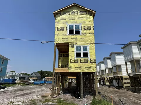 202 Greenville Ave, Carolina Beach, NC 28428