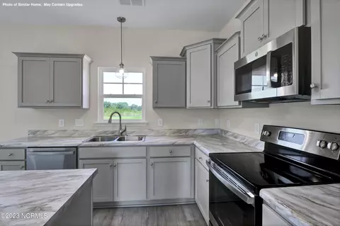 706 W Warner Ct, Hubert, NC 28539 photo 15