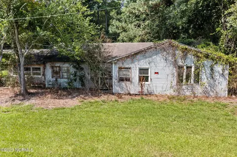 2092 Dawson Cabin Rd, Jacksonville, NC 28540