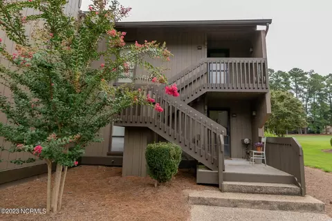 800 Saint Andrews Dr #210, Pinehurst, NC 28374