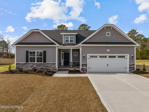 943 Appaloosa Trl, Grimesland, NC 27837
