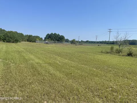 6802 Nc 33, Tarboro, NC 27886