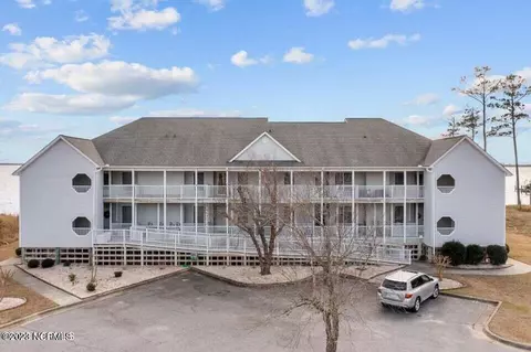 105 Harbour Watch Ct, Belhaven, NC 27810