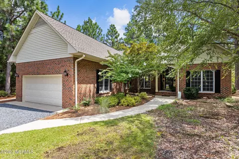 7 Macon Ln, Pinehurst, NC 28374