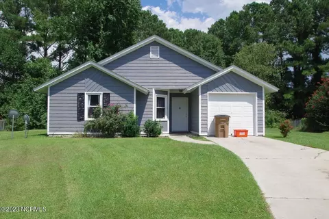 110 Hearthstone Ct, Jacksonville, NC 28546