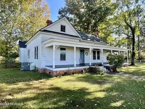 Exterior - 6741 Fire Dept Rd, Williamston, NC 27892 photo 2 of 11
