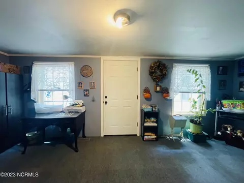 Entry Way - 6741 Fire Dept Rd, Williamston, NC 27892 photo 4 of 6