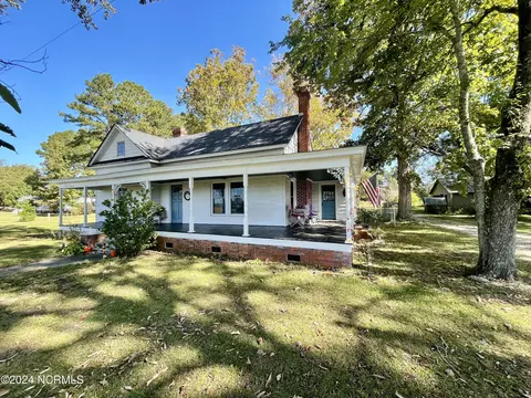 Exterior - 6741 Fire Dept Rd, Williamston, NC 27892 photo 3 of 11