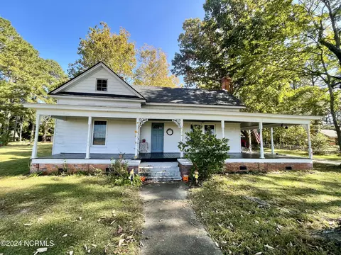 6741 Fire Dept Rd, Williamston, NC 27892