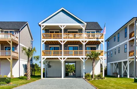603 S Shore Dr, Surf City, NC 28445