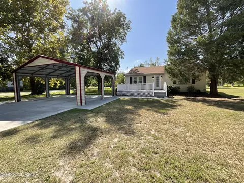 313 Beach St, New Bern, NC 28560