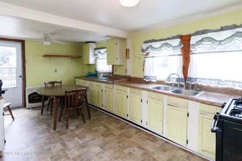 130 E Gale St, Edenton, NC 27932 photo 7
