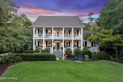 6211 Pebble Shore Ln, Southport, NC 28461