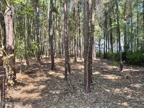 289 Garbacon Dr, Beaufort, NC 28516
