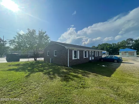 1417 Edgecombe Meadows Dr, Rocky Mount, NC 27801