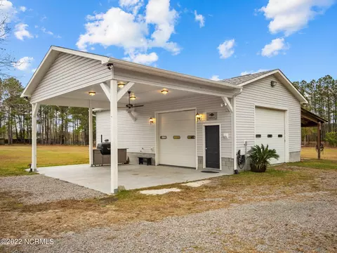 390 Peanut Rd, Hampstead, NC 28443 photo 5