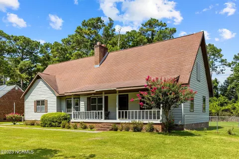 3004 Fairway Rd, Morehead City, NC 28557