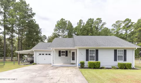 112 Carriage Hills Ct, Richlands, NC 28574