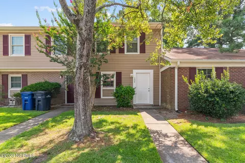 104 Palace Cir, Jacksonville, NC 28546