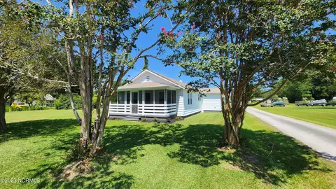413 Gillikin Rd, Beaufort, NC 28516