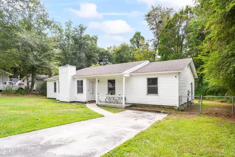 805 Mill River Rd, Jacksonville, NC 28540