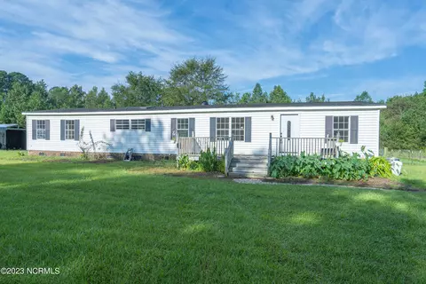 164 Kristy Dodson Ln, Wallace, NC 28466