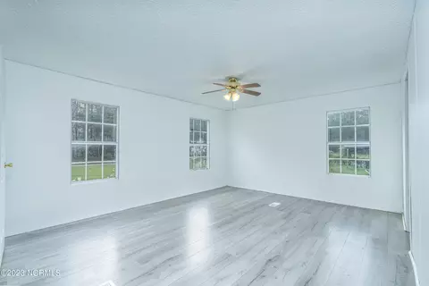 164 Kristy Dodson Ln, Wallace, NC 28466 photo 6