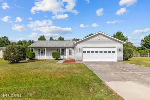 111 Nicole Ct, Jacksonville, NC 28540