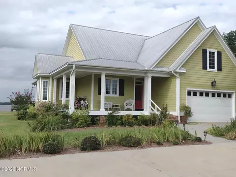 1394 Bay Tree Dr, Harrells, NC 28444