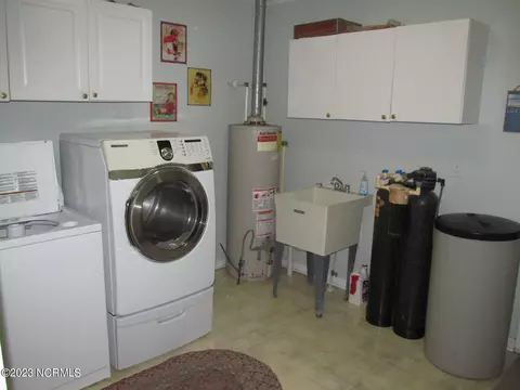 259 Croaker St, Davis, NC 28524 photo 24