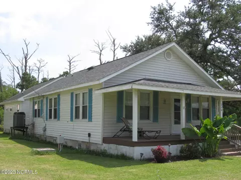 259 Croaker St, Davis, NC 28524 photo 2