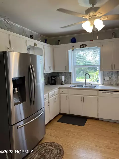 259 Croaker St, Davis, NC 28524 photo 9