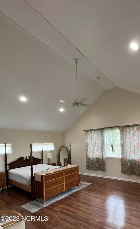 259 Croaker St, Davis, NC 28524 photo 12