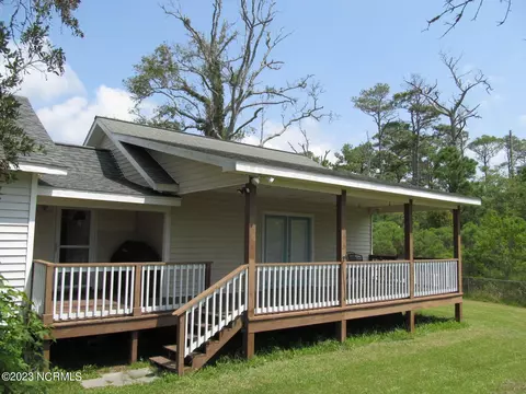 259 Croaker St, Davis, NC 28524 photo 3