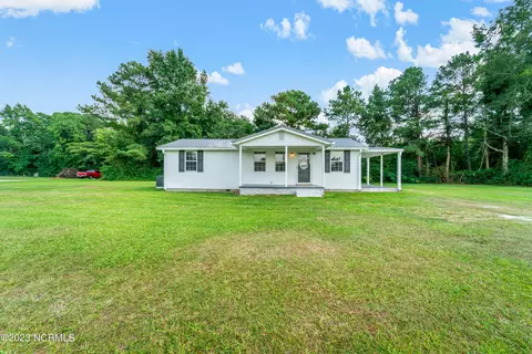 125 Oliver Cooper Rd, Richlands, NC 28574